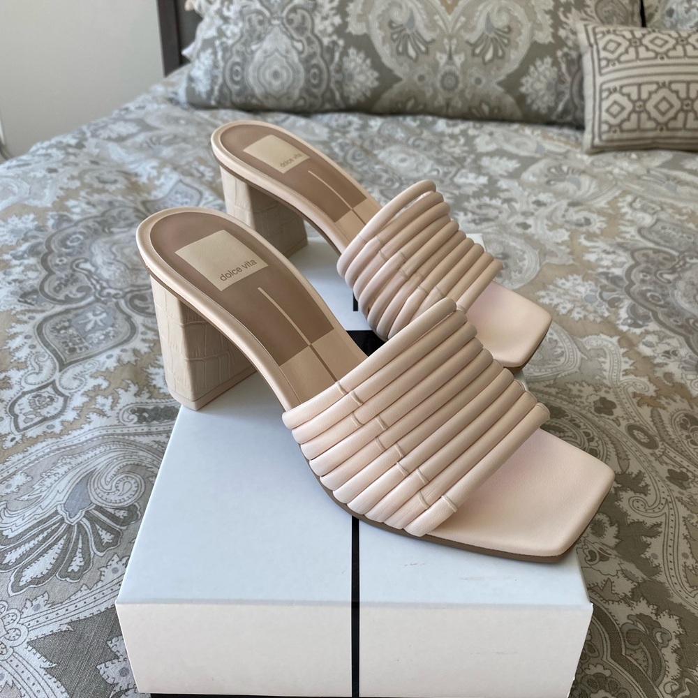 Dolce Vita Priana Cream Size 7
